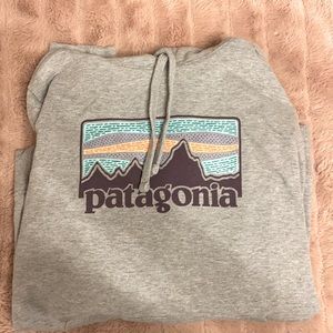Women’s size small patagonia sweatshirt